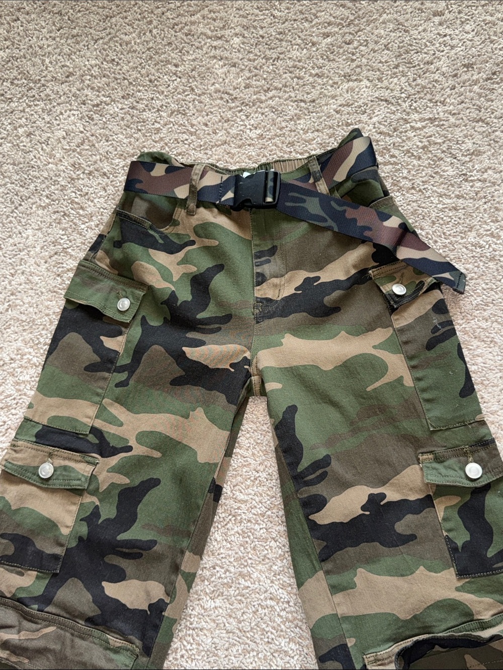 Women’s Camo Cargo Jogger Pants - Green Camouflage